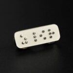 Классическая черная кожаная сумка.